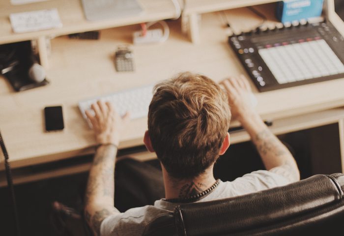 Una buona domanda da fare al proprio amministratore delegato è: ha il controllo sui comportamenti scorretti sul posto di lavoro?